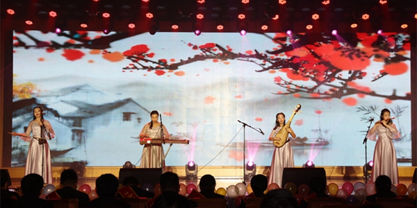 11、股份公司樂(lè)器演奏.jpg